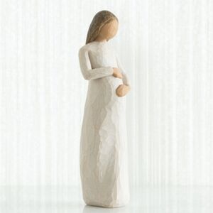 Cherish • Sculpted figure by Susan Lordi | Willow Tree Cherish